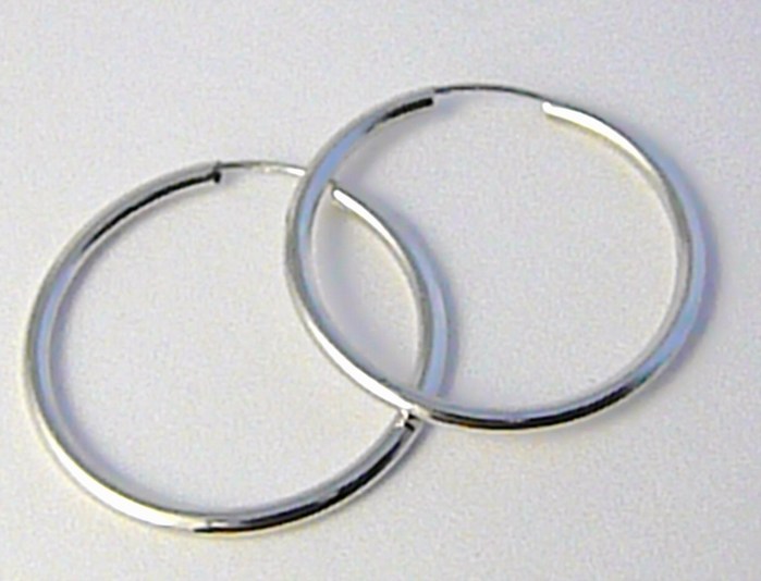 Klenoty Budín Dámské pevné zlaté kruhy z bílého zlata 2,6cm 585/0,66gr H757