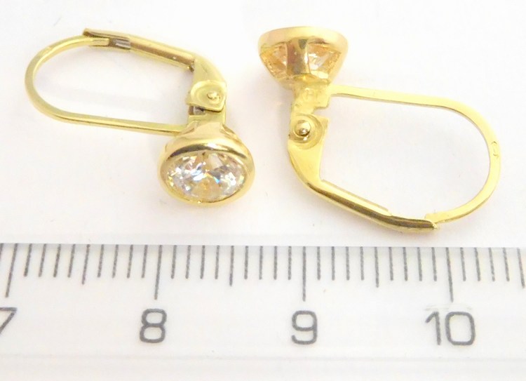 Klenoty Budín Klasické zlaté náušnice s kulatými zirkony na patent 585/2,40gr HK2019