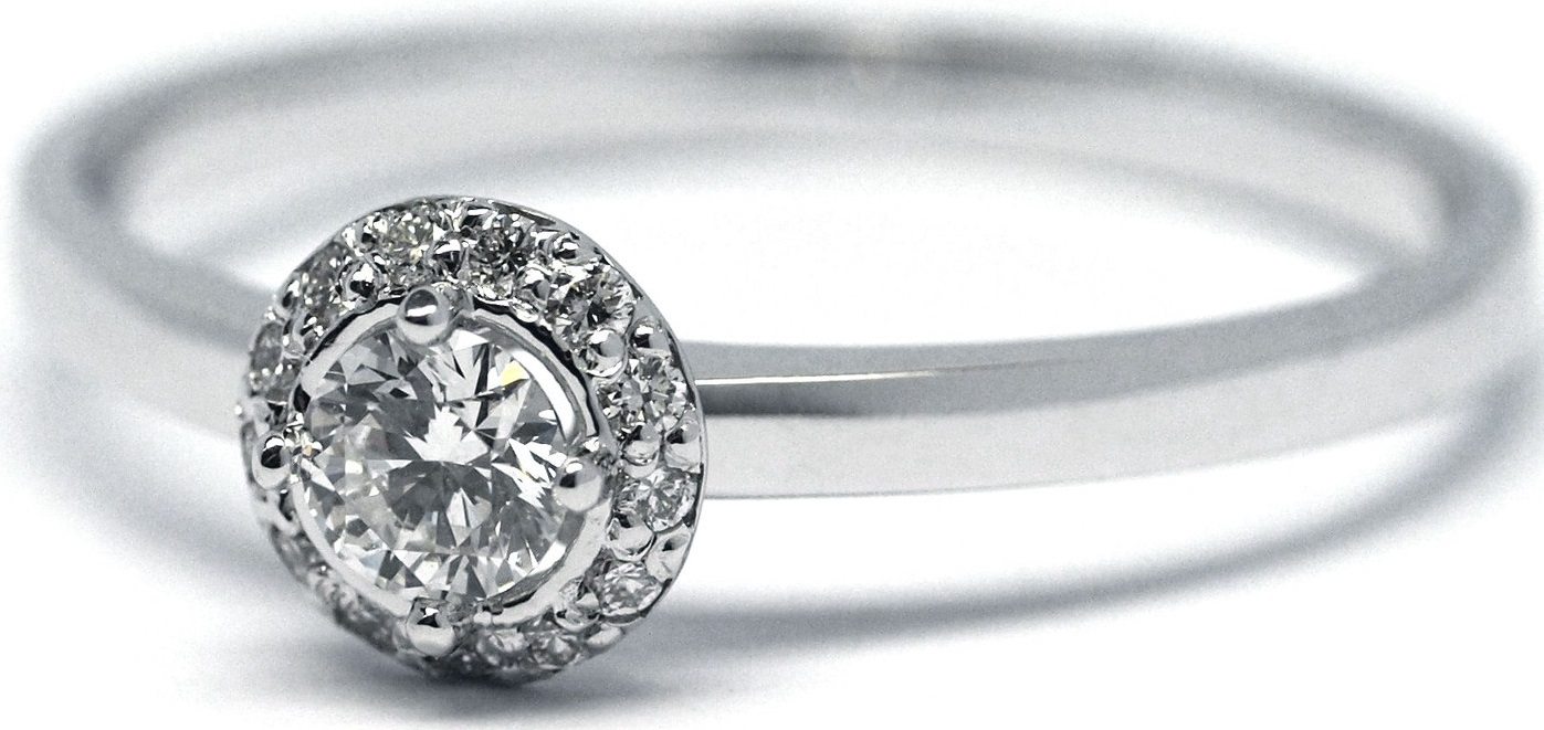 Ručně vyrobený zásnubní prsten s diamanty z bílého zlata J-29953-18