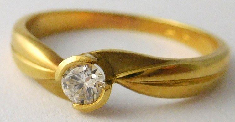 Klenoty Budín Zlatý zásnubní diamantový prsten s diamantem 0,154CT vel. 56 585/2,73gr J-14223-01