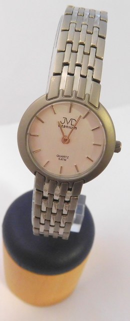 Dámské titanové  luxusní hodinky JVD titanium J5005.1 POSLEDNÍKUS NA PRODEJNĚ VE STAŇKOVĚ