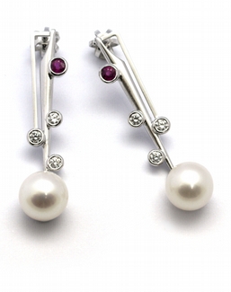 Zlaté náušnice s perlami, rubíny a diamanty 585/2,98 gr J-21679-12