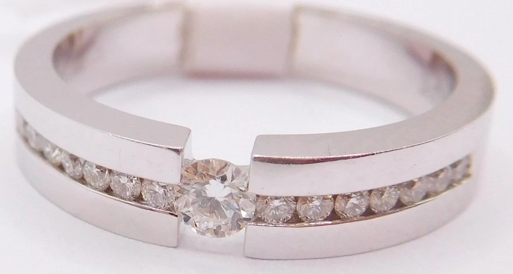 Klenoty Budín Zásnubní diamantový prsten z bílého zlata 585/4,24gr 1/0,10ct vel. 55 HKD62