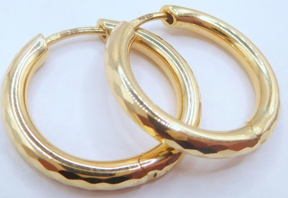 Klenoty Budín Masivní dámské gravírované zlaté kruhy o průměru 20mm 585/2,15gr HK2471