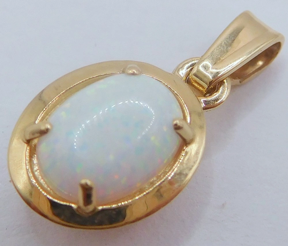 Klenoty Budín Dámský zlatý přívěsek s bílým opálem 585/1,07gr HK3298