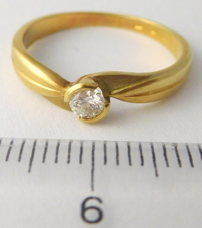 Klenoty Budín Zlatý zásnubní diamantový prsten s diamantem 0,154CT vel. 56 585/2,73gr J-14223-01