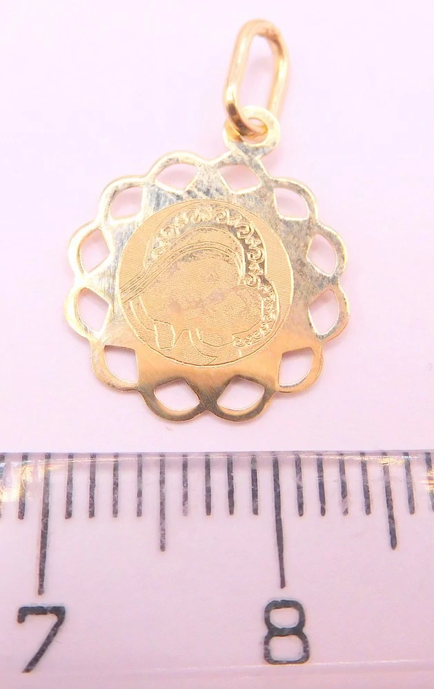 Klenoty Budín Dámský zlatý přívěsek s gravírováním madonka s dítětem 585/0,49gr HK3274