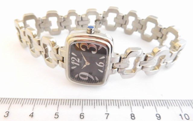 Dámské švýcarské luxusní hodinky Grovana 4539.1 se safírovým sklem