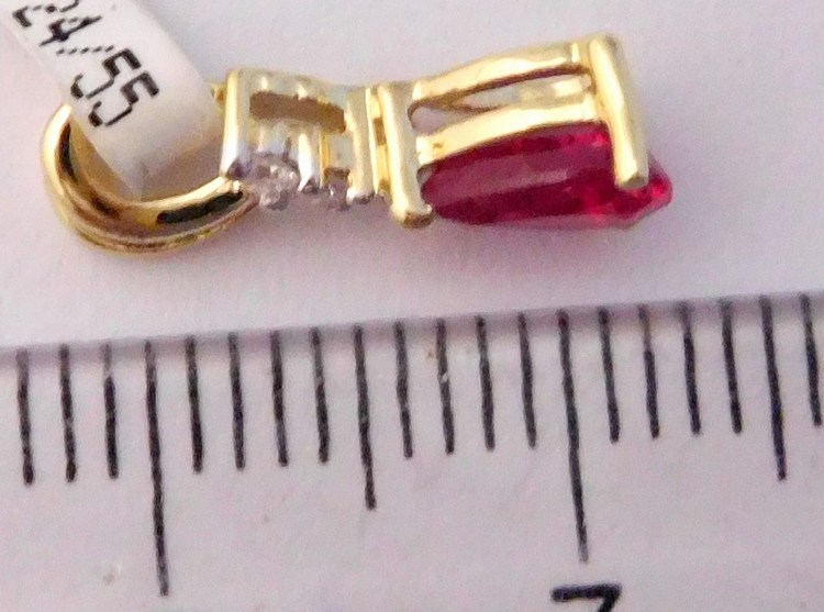 Zlatý diamantový přívěsek ze žlutého zlata s brilianty a červeným přírodním rubínem 585/0,55gr 3820023
