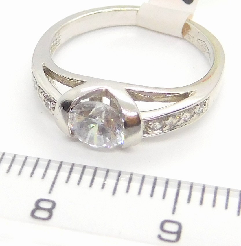 Klenoty Budín Zlatý zásnubní prsten z bílého zlata se zirkony 585/2,30gr vel.48 HK1049