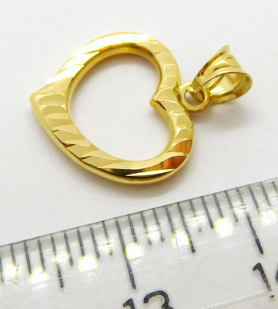 Klenoty Budín Dámský zlatý přívěsek - srdíčko s gravírováním 585/0,63gr HK3203