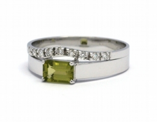 Diamantový dámský prsten s přírodním olivínem 585/2,97 gr J-21010-12