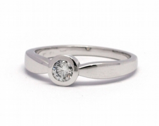 Mohutný zásnubní prsten s přírodním diamantem 585/2,89 gr J-21037-12